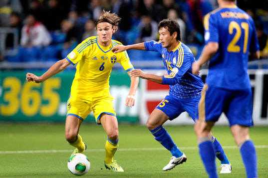 Sveriges Albin Ekdal och Kazakstans MAxat Baizhanov