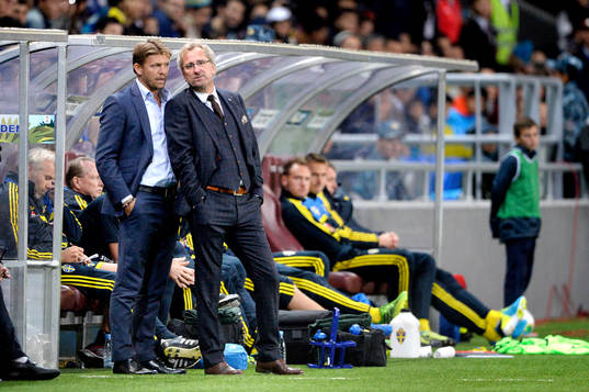 Sveriges players manager Marcus Allbäck och