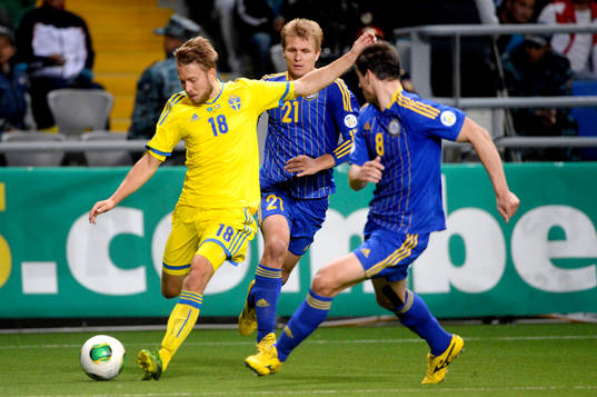 Sveriges Adam Johansson jagas av Kazakstans Valeriy