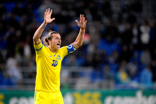 Sveriges Zlatan Ibrahimovic gestikulerar