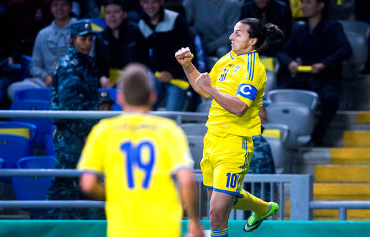 Sveriges Zlatan Ibrahimovic jublar