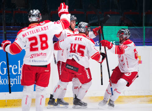 Troja Ljungbys Hampus Gustafsson jublar