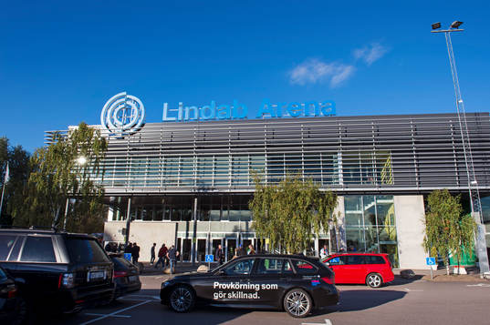 Lindab Arena före ishockeymatchen i hockeyallsvenskan