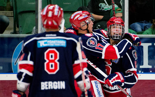 Södertäljes David Pastrnák gör 1-2