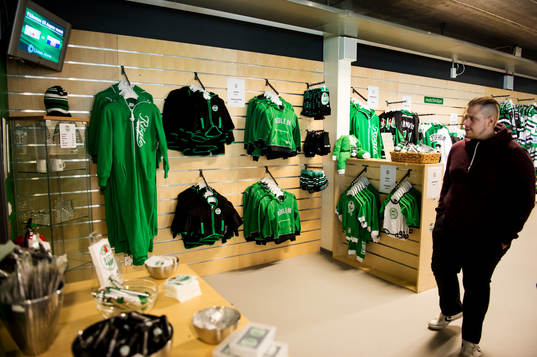 Rögles souvenirshop ishockeymatchen i hockeyallsvenskan