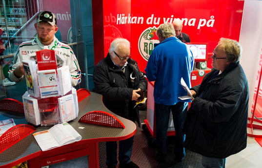 Svenska Spel har en monter där man kan lägga spel