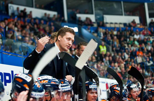 s tränare Sam Hallam