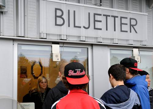 Biljettkassan innan ishockeymatchen i SHL mellan Luleå och