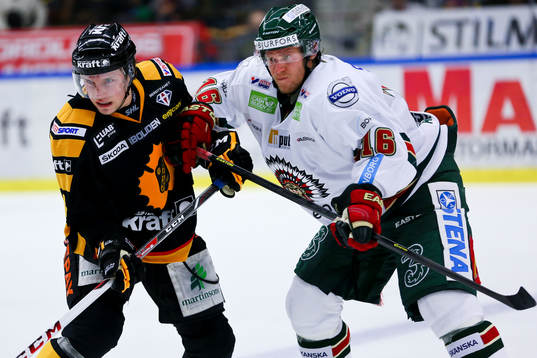 Skellefteås Petter Emanuelsson och Frölundas Anton