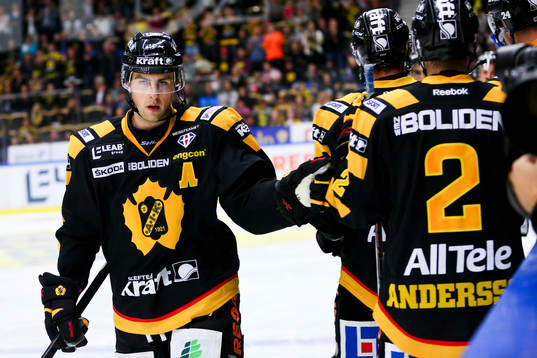 Skellefteås Joakim Lindström jublar