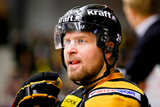 Skellefteås Jonas Frögren gjorde 2-0
