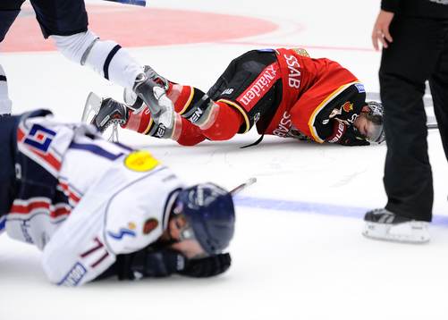 Luleås Johan Forsberg och Linköpings Christopher Fish