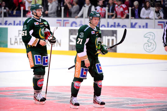 Färjestads Rickard Wallin och Christian Berglund deppar