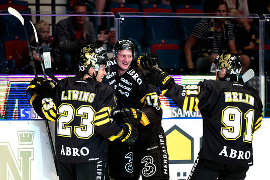 AIK spelarna jublar