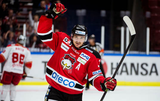 Malmö Redhawks Björn Karlsson jublar