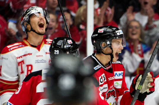 Troja Ljungbys Ziga Pavlin skriker ut sin frustration