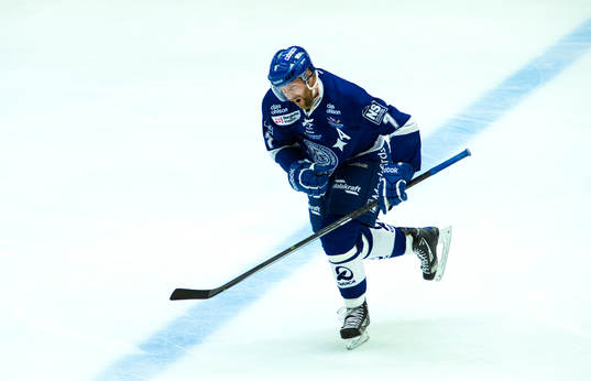 Johan Svedberg i Leksand jublar