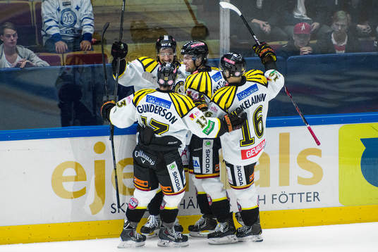 Brynäs-spelarna jublar