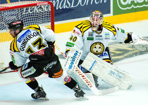 Brynäs Ryan Gunderson och Johan Holmqvist, målvakt