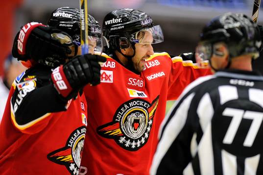 Luleås Niklas Fogström(v) och Per Ledin(h) jublar