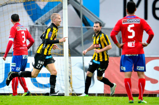 Häckens Simon Gustafson jublar