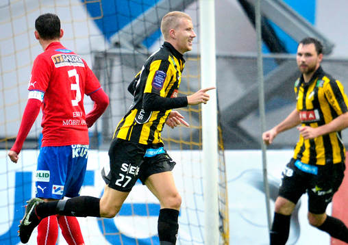 Häckens Simon Gustafson jublar