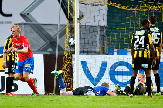 Helsingborgs Peter Larsson gör 1-1