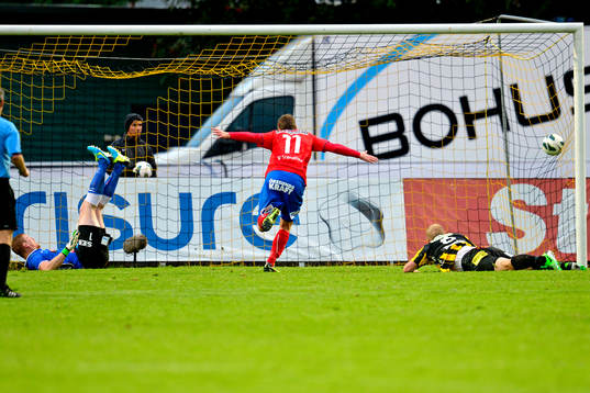 Helsingborgs Arnor Smarason gör 1-2