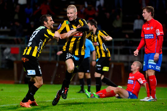 Häckens Simon Gustafson jublar