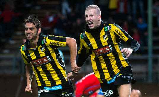 Häckens Björn Anklev jublar