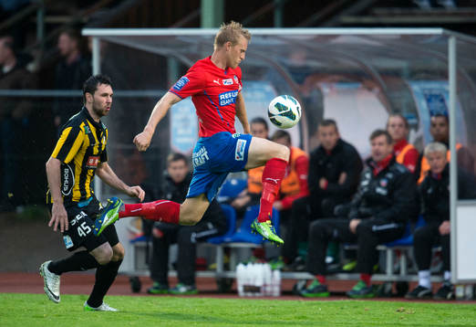 Helsingborgs Peter Larsson och Häckens Mikolaj Lebedynski
