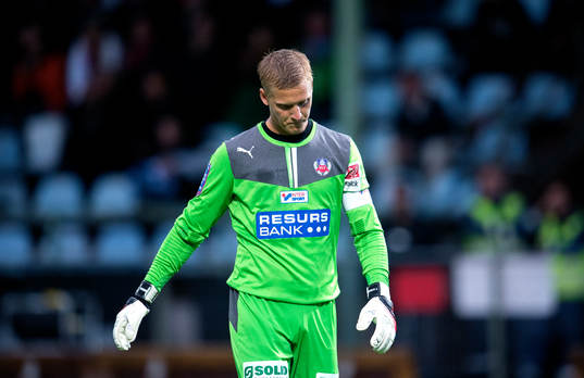 Helsingborgs målvakt Pär Hansson deppar