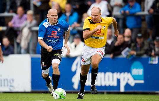 Bläddra bland fler bilder av Fotboll, Uppvisningsmatch, Freddie -97 - All Star Team
