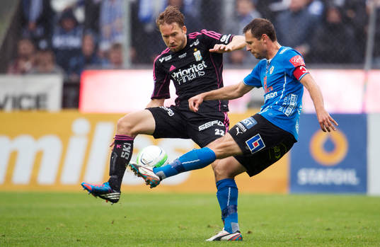 IFK Göteborgs Adam Johansson och Halmstads Stefan Selakovic