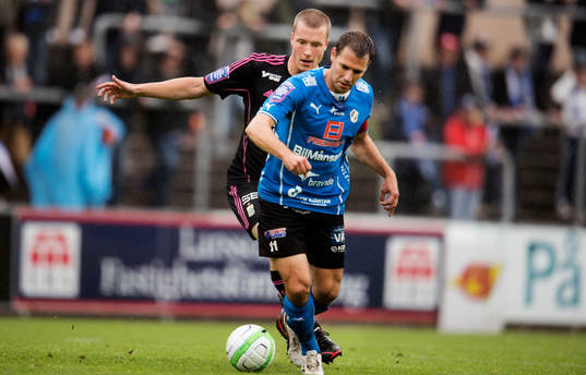 IFK Göteborgs Jakob Johansson jagar Halmstads Stefan