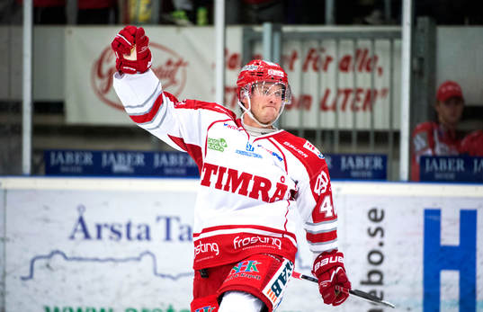 Timrås Oscar Johansson jublar