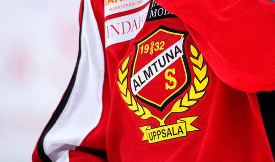 Almtunas klubbmärke