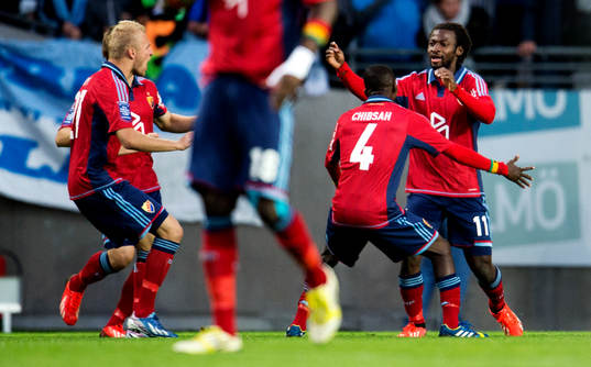 Djurgårdens Amadou Jawo jublar med Yussif Chibsah