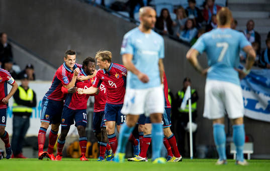 Djurgårdens Haris Radetinac och Amadou Jawo jublar