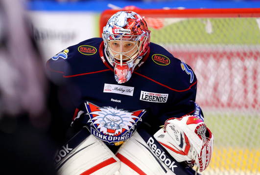 Linköpings målvakt Christian Engstrand i matchen mellan