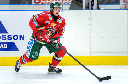 Frölundas Anton Axelsson med pucken