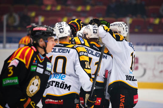Jubel bland Skellefteås spelare