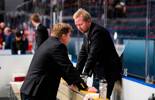 Oskarshamns assisterande tränare Michael Larsson och