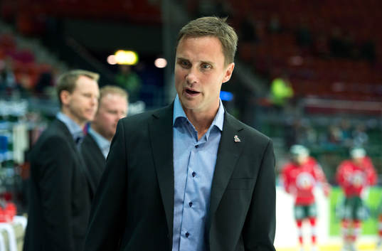 Frölundas tränare Roger Rönnberg innan ishockeymatchen i