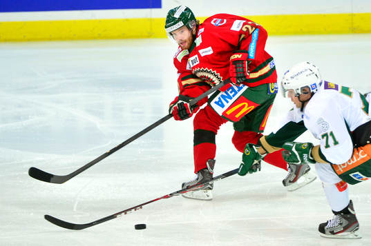 Frölundas Per Åslund och Färjestads Christian Berglund