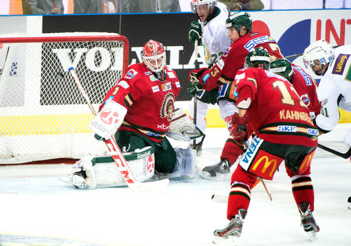 Färjestads Rickard Wallin gör 1-3 bakom Frölundas