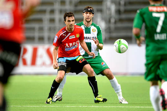 GAIS Daniel Mendes och Hammarbys Max Von Schlebrügge