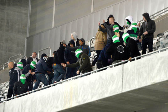 Hammarbys supportrar smyger upp för att reta GAIS
