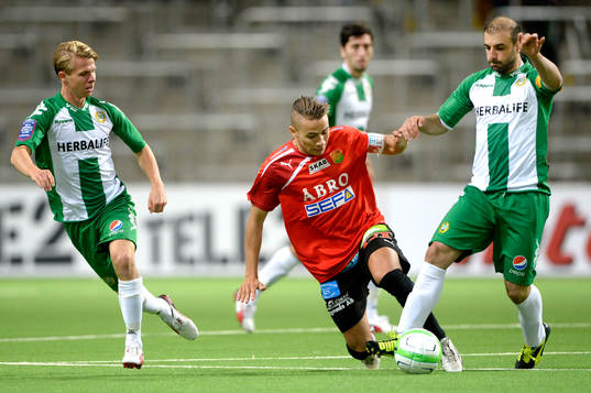 Hammarbys Viktor Nordin och Kennedy Bakircioglu samt GAIS