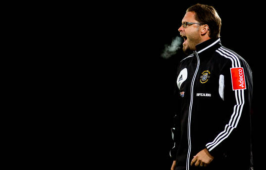 Ängelholms tränare Joakim Persson reagerar när Jesper